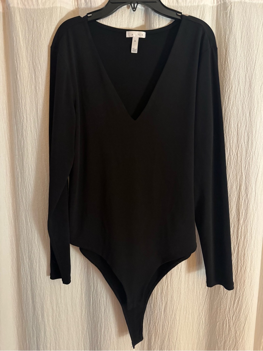 Leith Black V-Neck Long-Sleeve Bodysuit